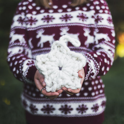 Create this chunky hanging festive xmas star using our chunky wool merino bumps of Plump & Co Mini 2 ply yarn, with Giant crochet hook from Plump & Co. In New Zealand and Australia. With chunky wool merino knits and layers of textures for your home inspiration.