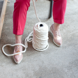 Learn to knit using giant yarn and XXL knitting needles at Plump & Co giant knitting workshops. Plump & Co workshops available nationwide in New Zealand, Australia, USA and more.